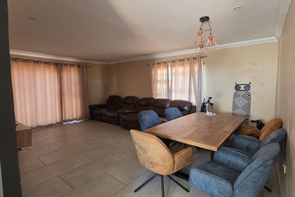 Lifestyle property for sale in Bulawayo, Zimbabwe - 3ZB1743939 Lifestyle property for sale in Bulawayo, Zimbabwe - 3ZB1743939