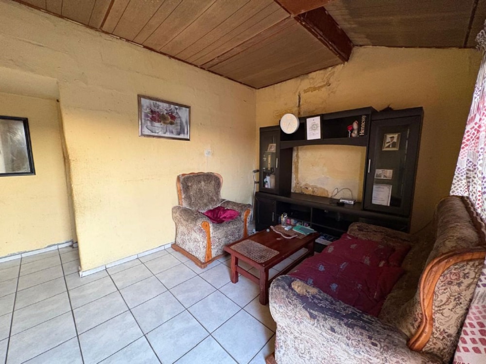 House for sale in Esikhawini - 1RY1743956