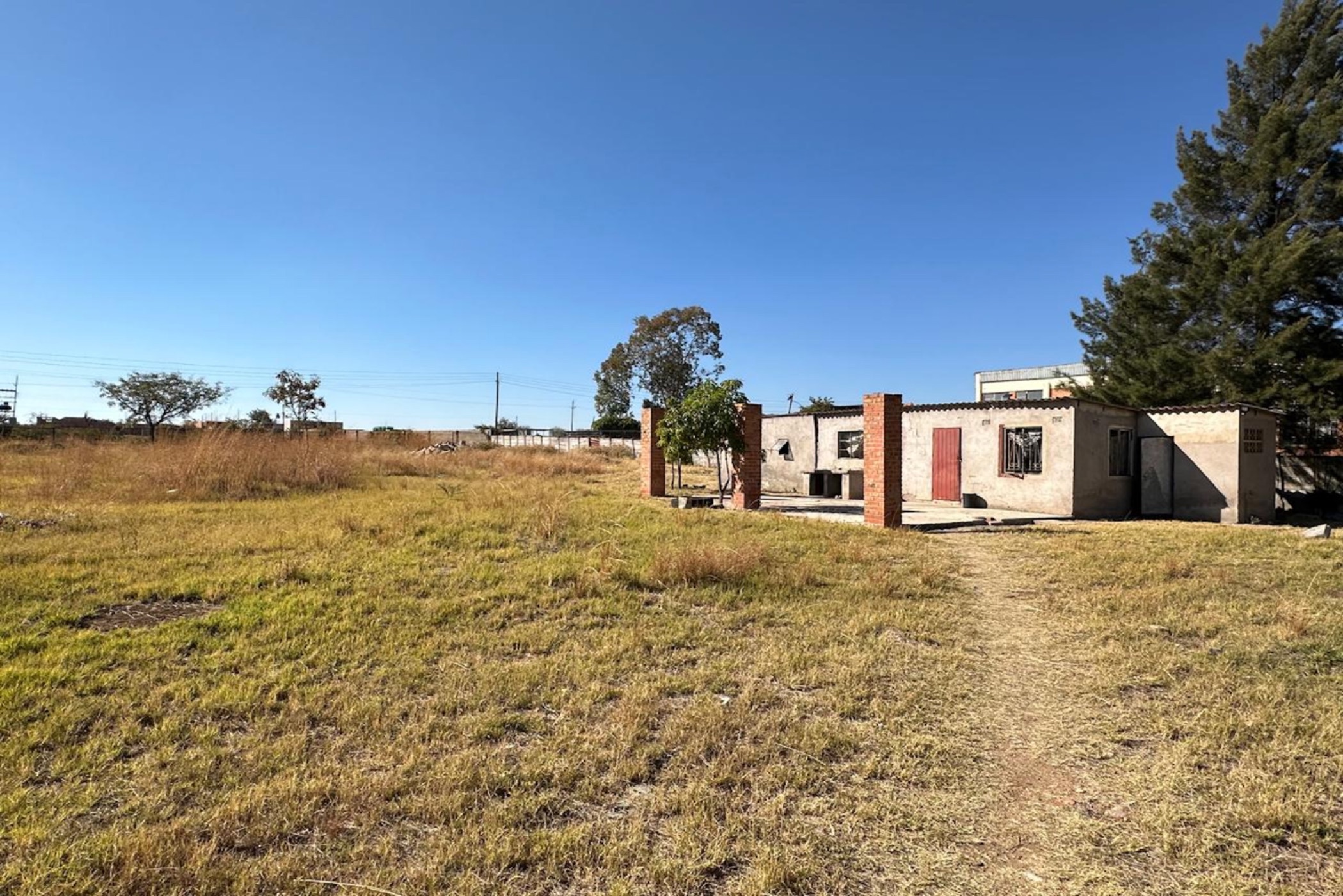Commercial industrial property for sale in Donnington, Zimbabwe - 3ZB1744031