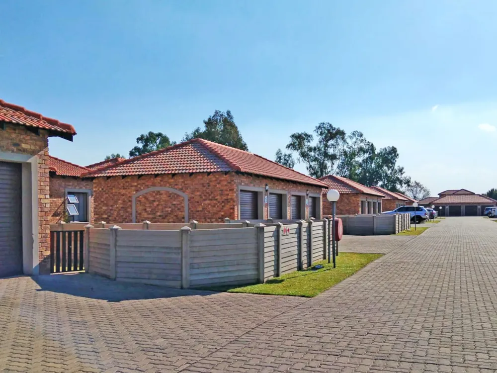 Residential complex for sale in Riversdale, Meyerton - 1VT1744199