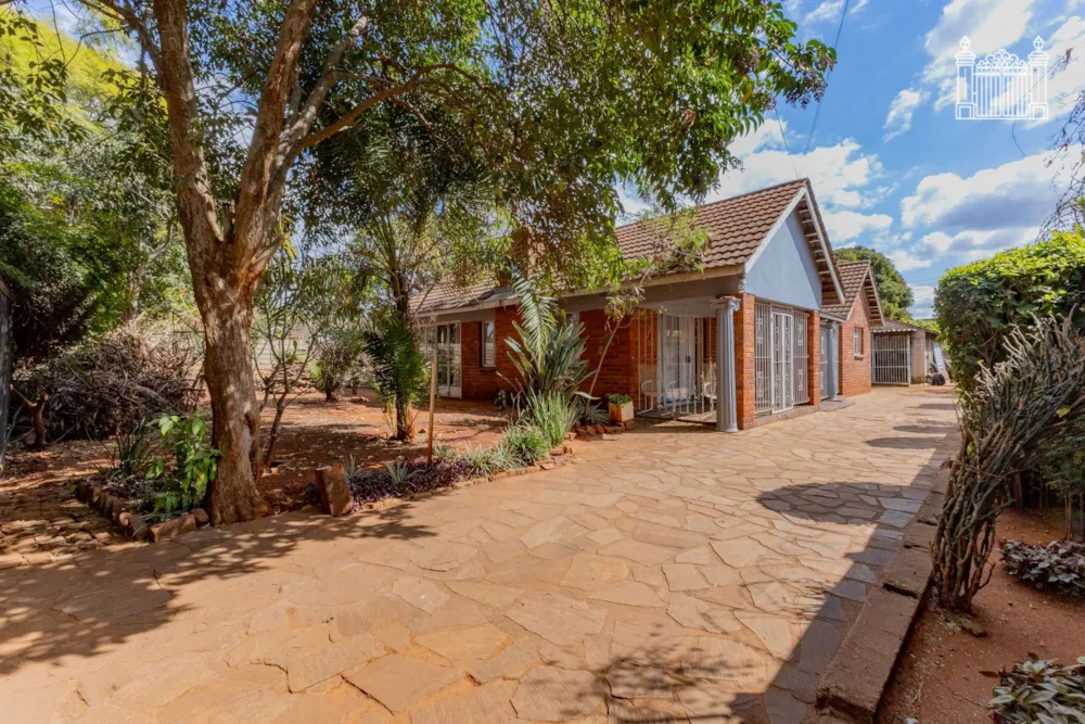 House for sale in Cranborne, Zimbabwe - 3ZB1744131 House for sale in Cranborne, Zimbabwe - 3ZB1744131