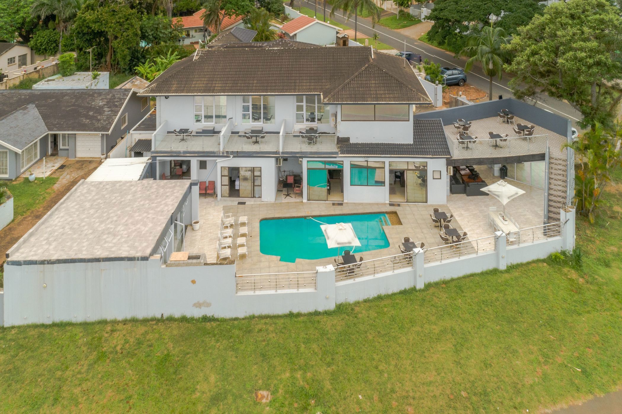 City hotel to rent in La Lucia - 1ND1744166