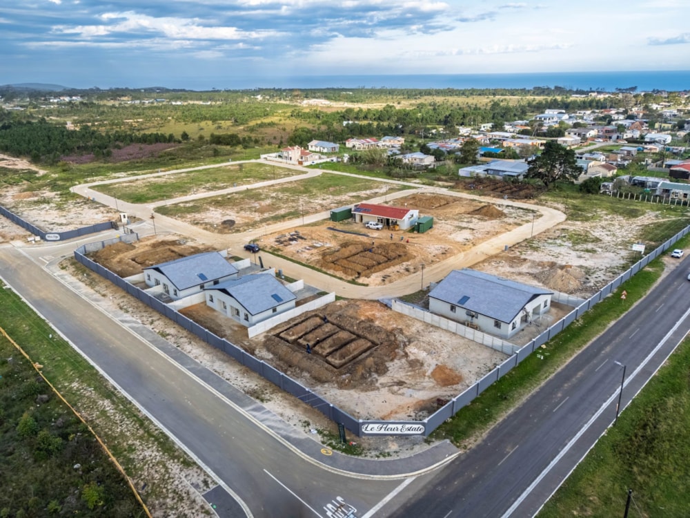 Semi-detached house for sale in Kranshoek - 1KG1744222 Semi-detached house for sale in Kranshoek - 1KG1744222