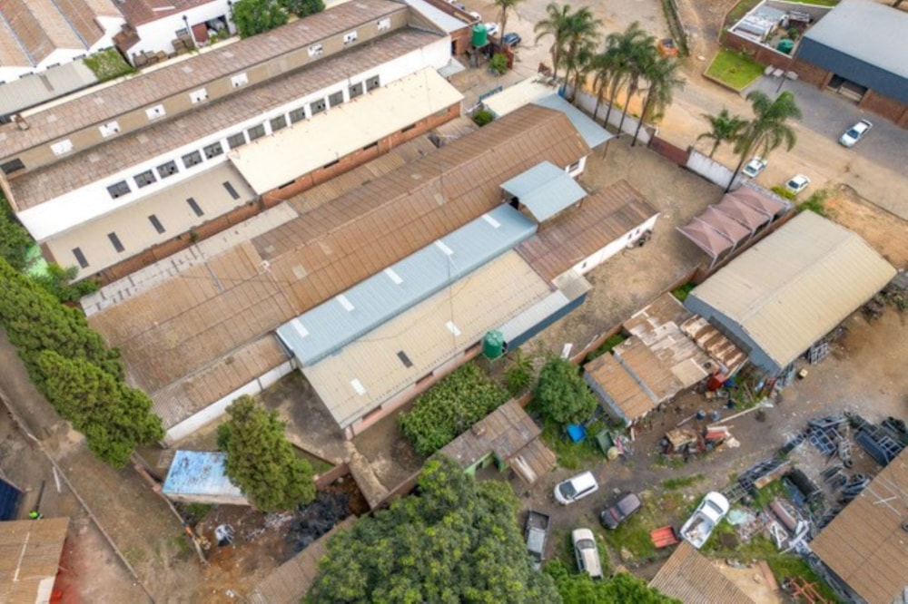 Commercial industrial property to rent in Southerton, Zimbabwe - 3ZB1744248