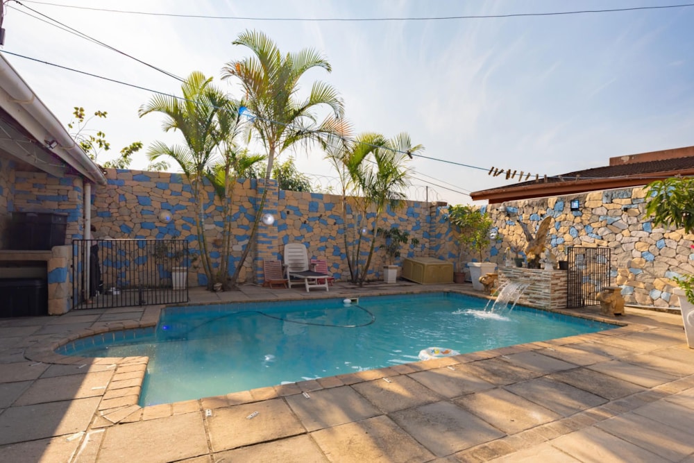 House for sale in Chatsworth, KwaZulu-Natal - 1WP1744387