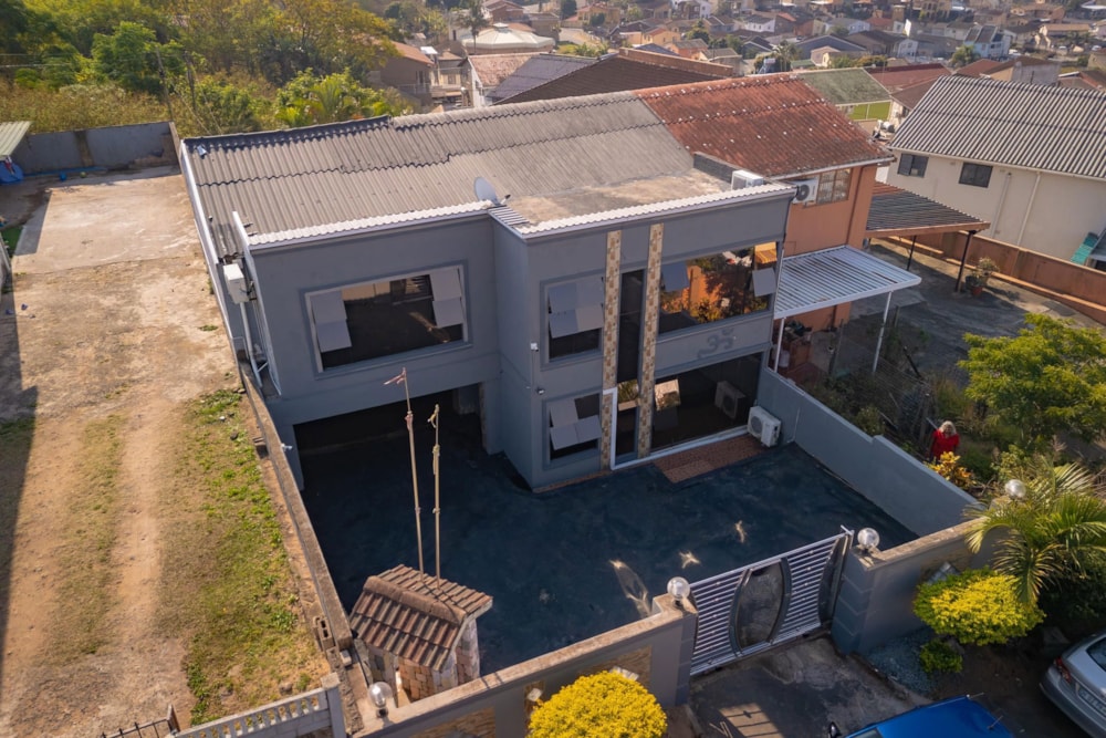 House for sale in Chatsworth, KwaZulu-Natal - 1WP1744387