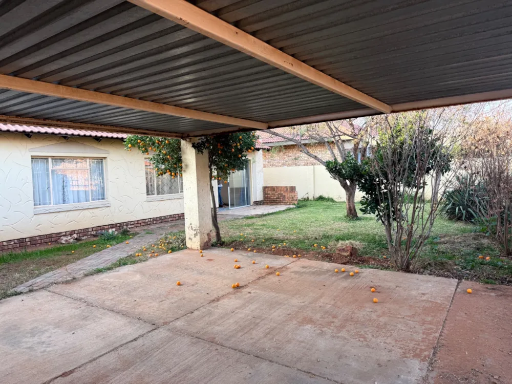House for sale in Camelot, Kimberley - 1KJ1744319 House for sale in Camelot, Kimberley - 1KJ1744319