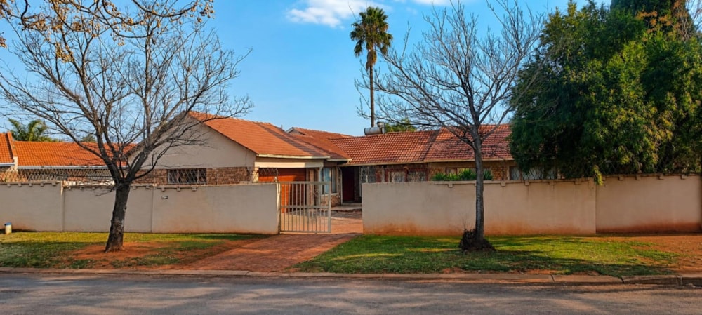 House for sale in Dawn Park - BOK1744347