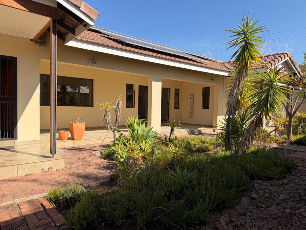 House to rent in Gaborone, Botswana - 3BO1744353 House to rent in Gaborone, Botswana - 3BO1744353