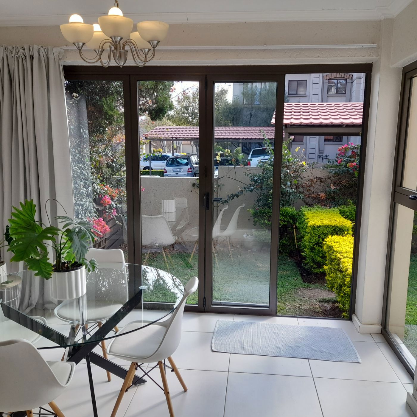 Apartment let in Douglasdale - FYL1744373
