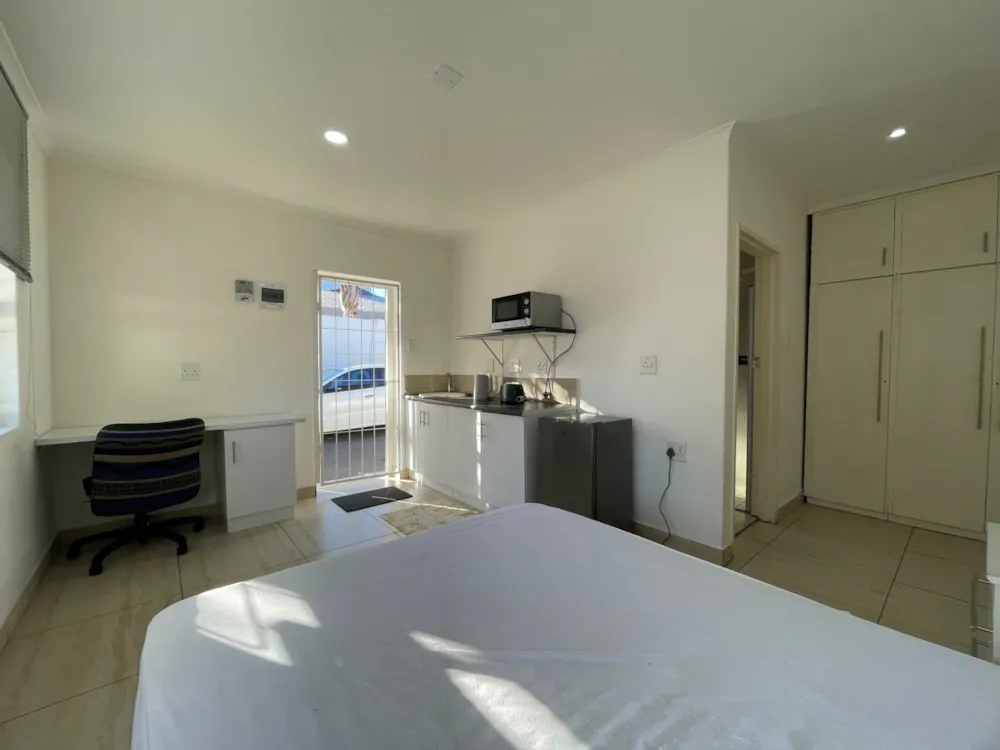 Bachelor apartment let in Panorama, Parow - 1PLA1744396 Bachelor apartment let in Panorama, Parow - 1PLA1744396