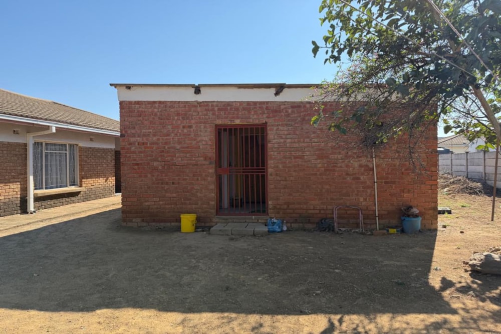 House for sale in Selbourne Park, Zimbabwe - 3ZB1744557 House for sale in Selbourne Park, Zimbabwe - 3ZB1744557