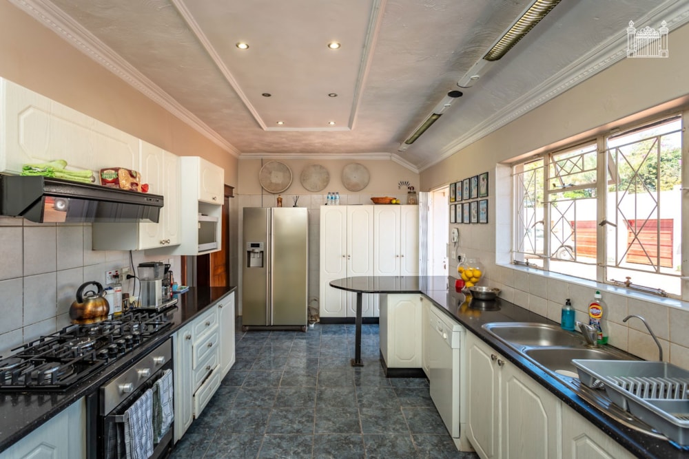 Single-storey house for sale in Highlands, Zimbabwe - 3ZB1744573 Single-storey house for sale in Highlands, Zimbabwe - 3ZB1744573