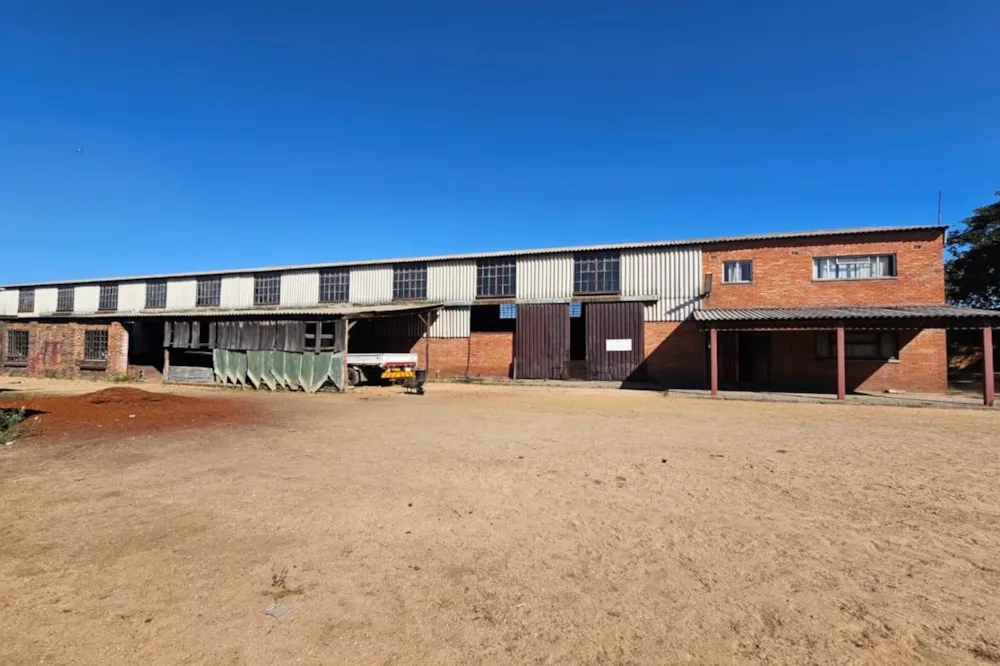 Commercial industrial property for sale in Steeldale, Zimbabwe - 3ZB1744609 Commercial industrial property for sale in Steeldale, Zimbabwe - 3ZB1744609