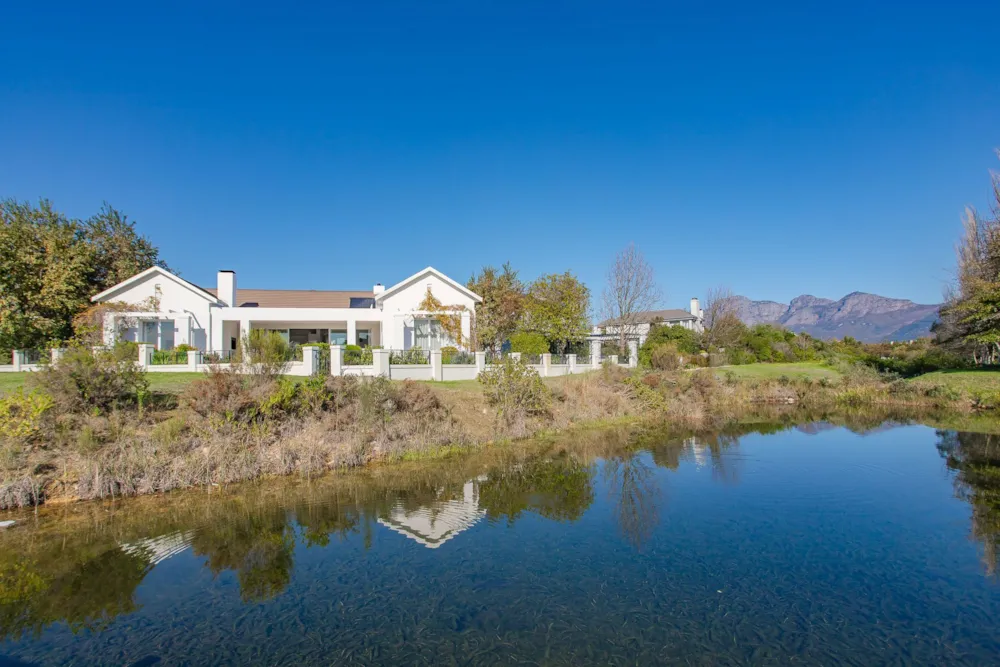 Security estate home to rent in Val de Vie Estate - TKL1756305 Security estate home to rent in Val de Vie Estate - TKL1756305