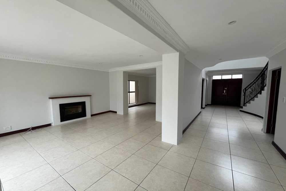 Multi-storey house to rent in West Beach, Blouberg - 1TV1741761