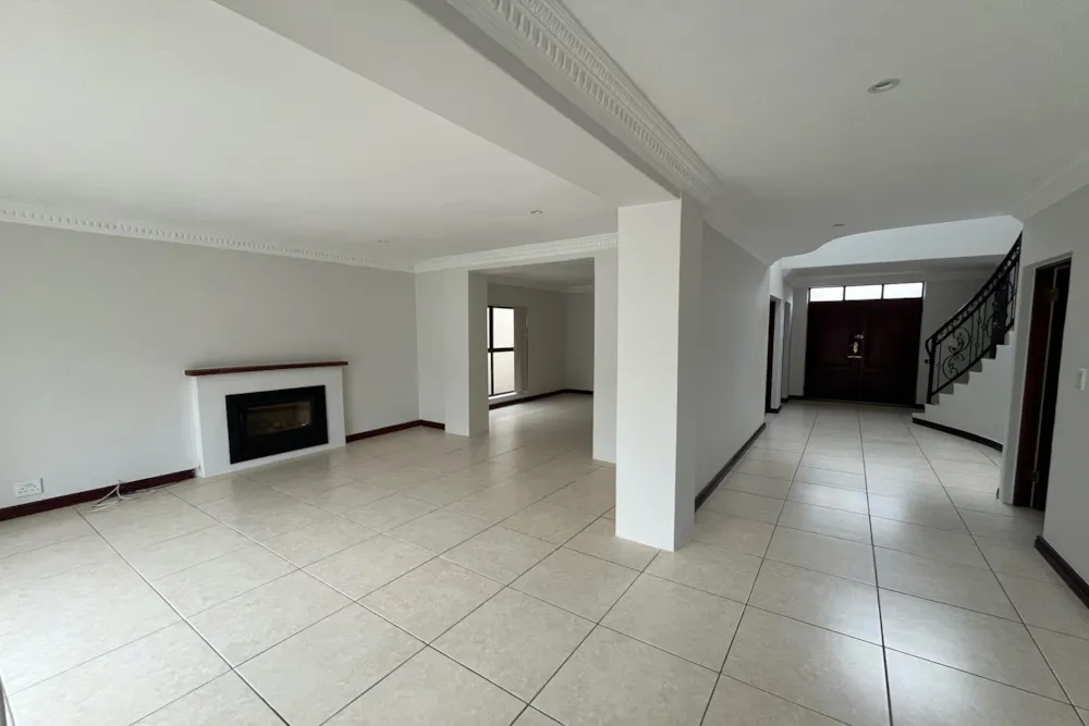 Multi-storey house to rent in West Beach, Blouberg - 1TV1741761 Multi-storey house to rent in West Beach, Blouberg - 1TV1741761
