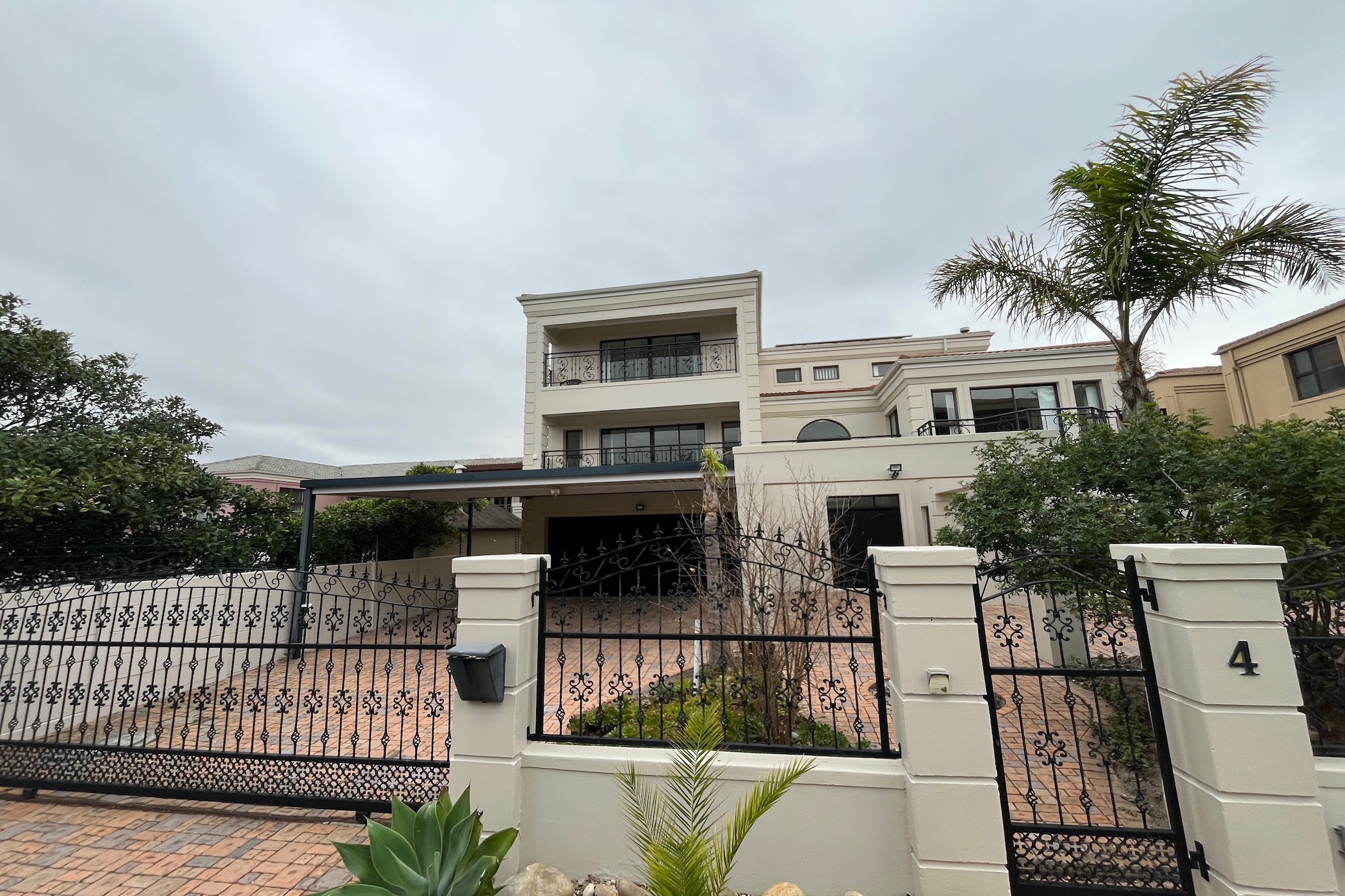 Multi-storey house to rent in West Beach, Blouberg - 1TV1741761