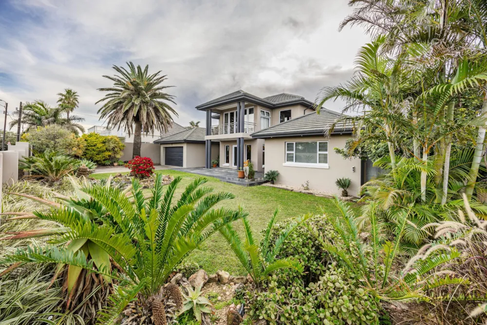 Double-storey house for sale in Nahoon Beach - 1EZ1743238