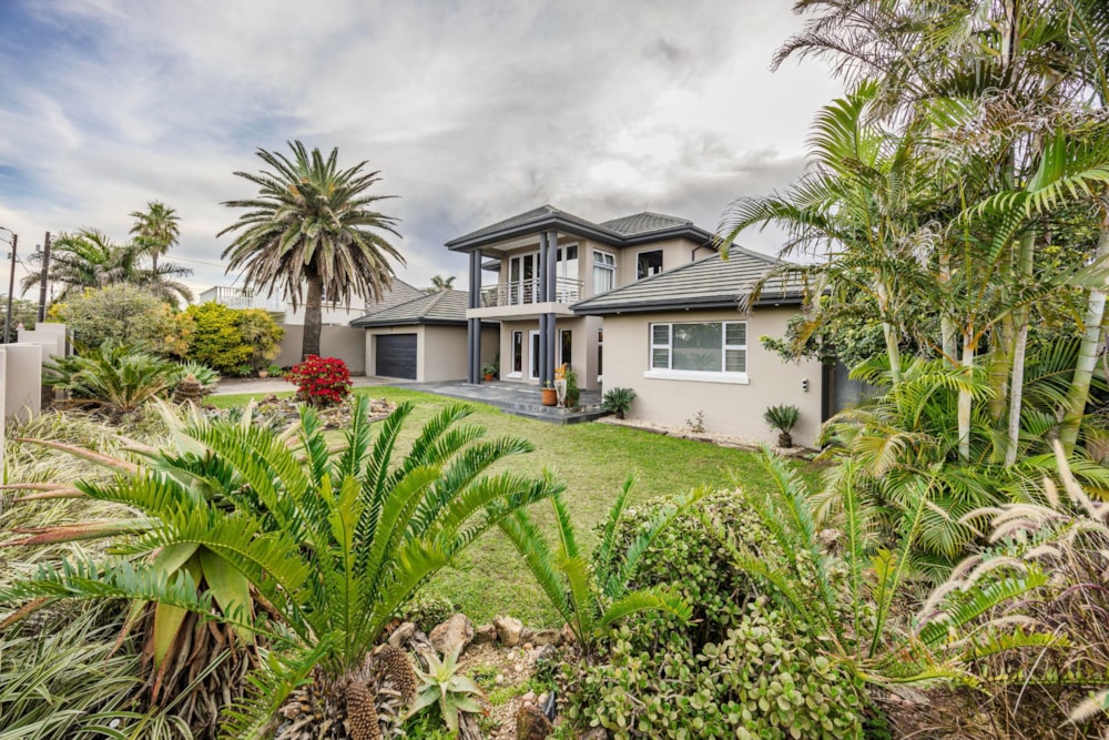 Double-storey house for sale in Nahoon Beach - 1EZ1743238 Double-storey house for sale in Nahoon Beach - 1EZ1743238