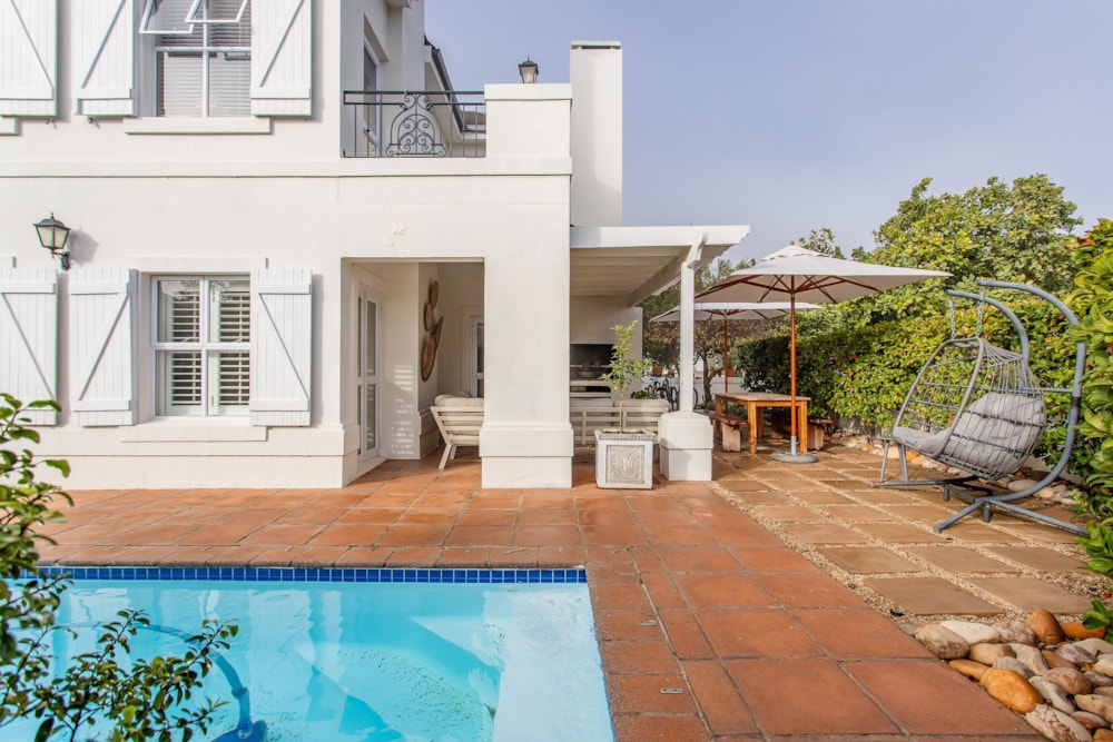 Security estate home for sale in Val de Vie Estate - VLV1743162