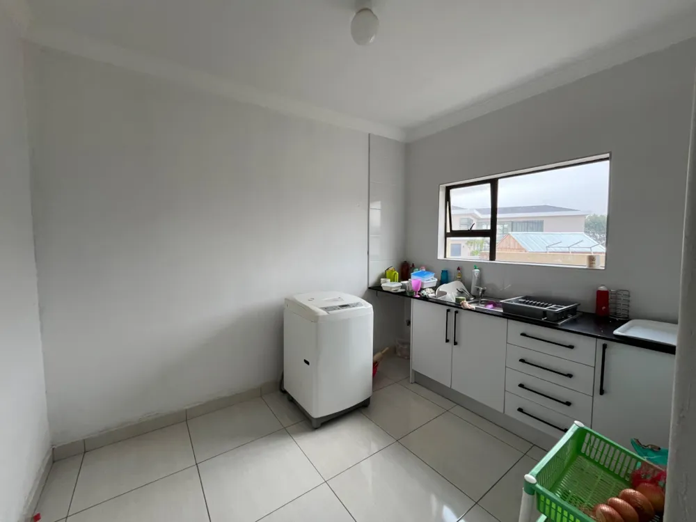 Double-storey house for sale in Bendor - 1PS1741590
