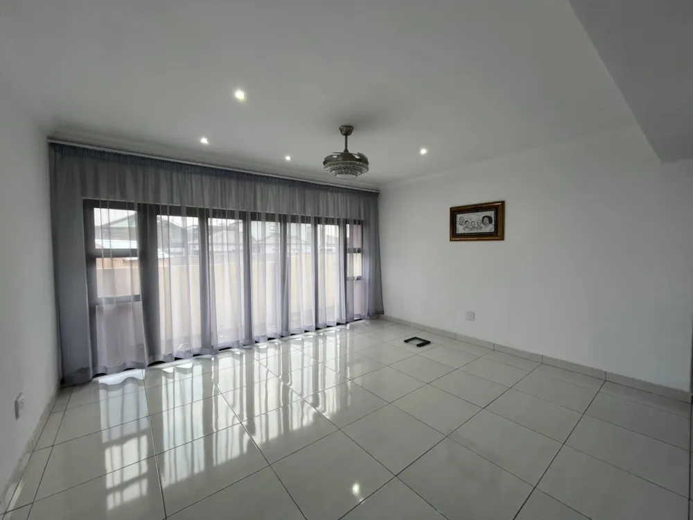 Double-storey house for sale in Bendor - 1PS1741590