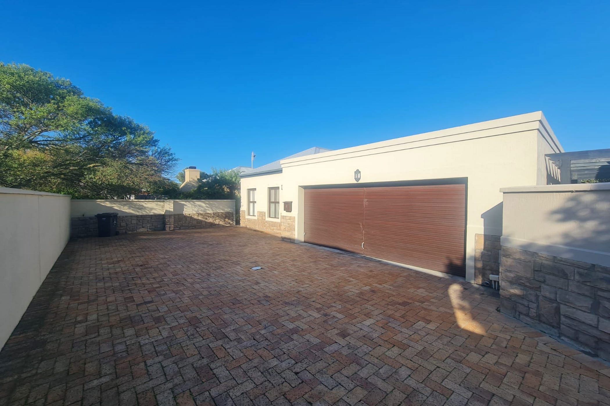 House to rent in Atlantic Beach Estate - 1TV1742528