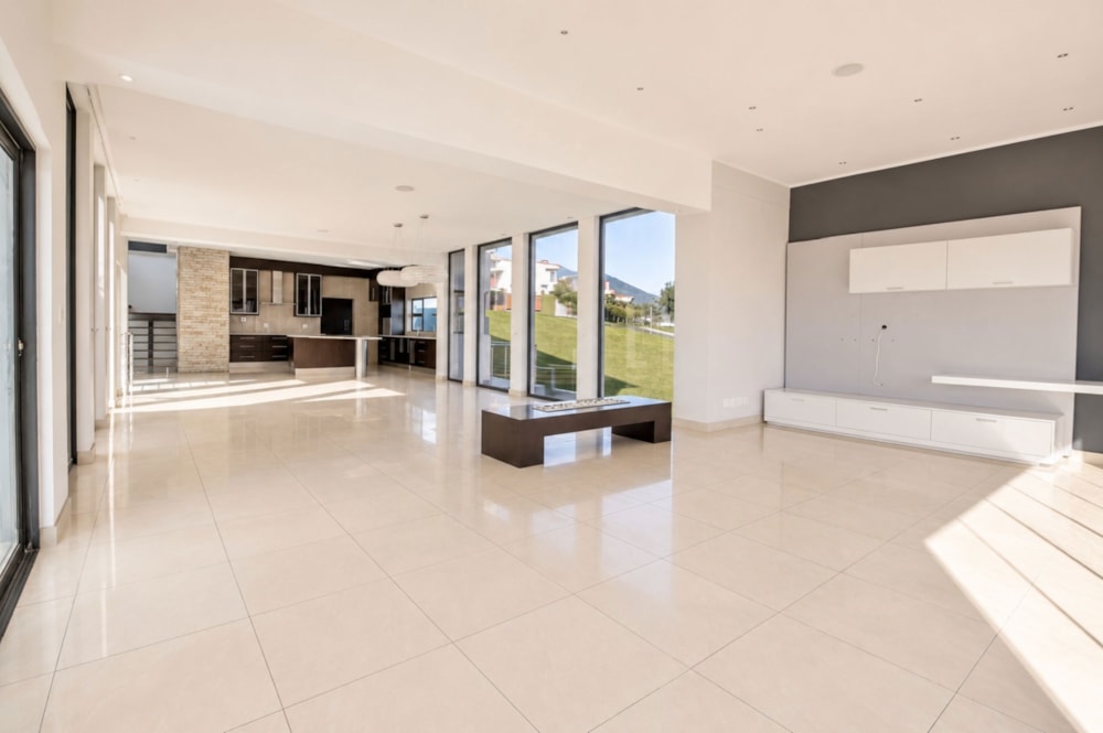 Security estate home for sale in Plattekloof - 1PLA1743513
