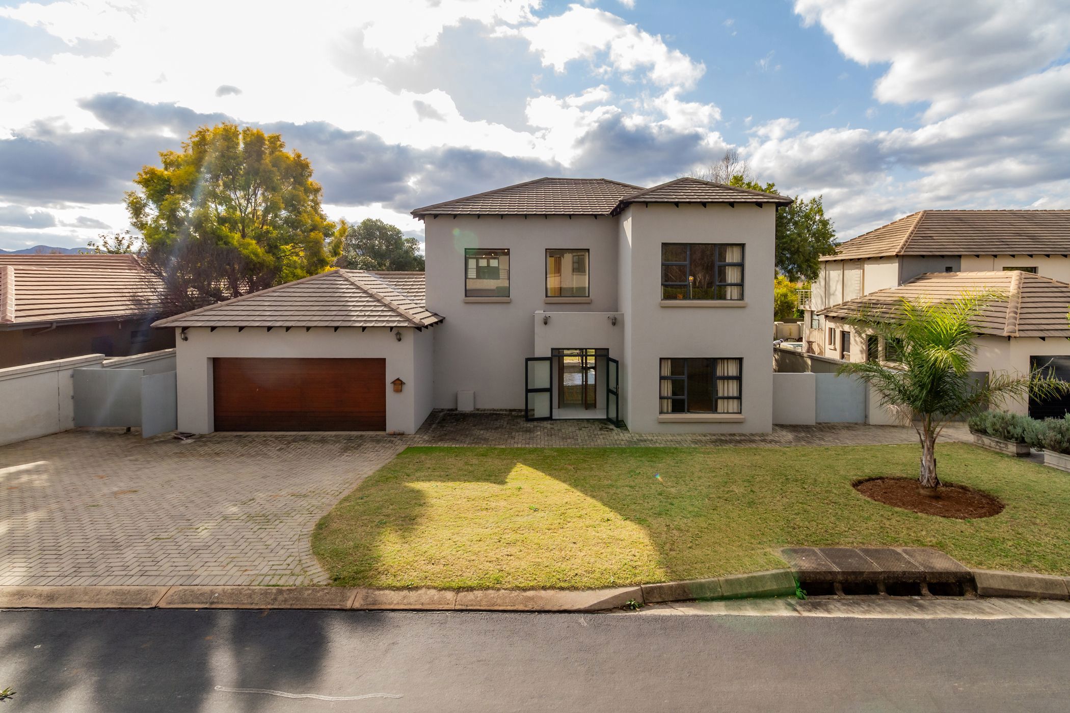 House for sale in Xanadu - 1HR1743654
