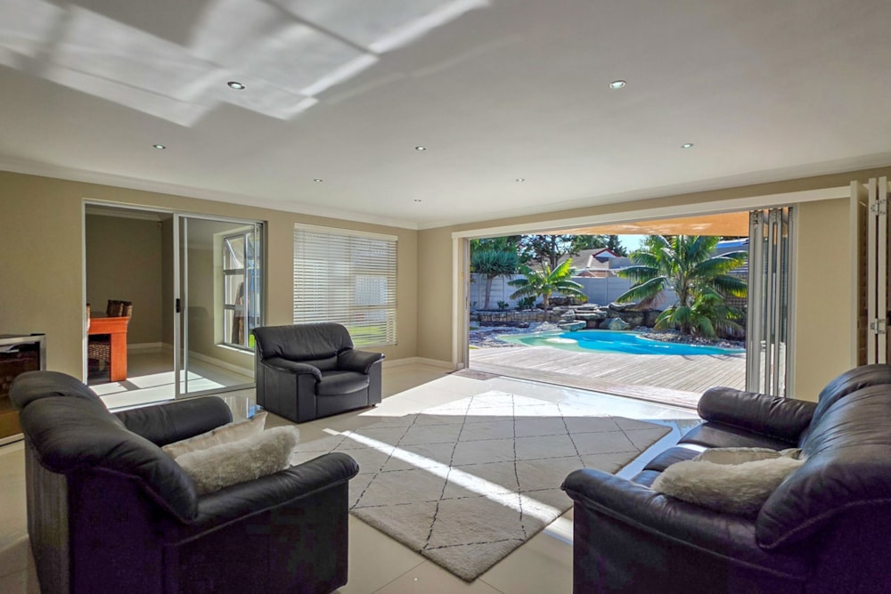 House for sale in Blouberg Sands - 1TV1742407