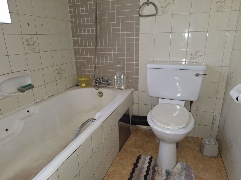 Double-storey apartment for sale in Witbank (eMalahleni) - 1WD1741843