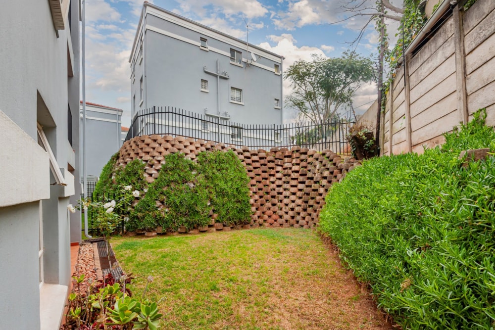 Apartment for sale in Northcliff, Johannesburg - RAN1742519