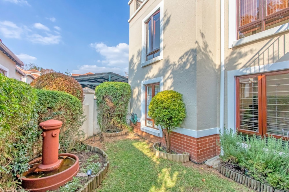 Apartment for sale in Sunninghill - FW1743423