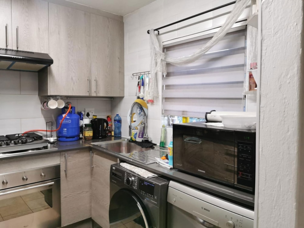Townhouse for sale in Lakefield - EN1743872