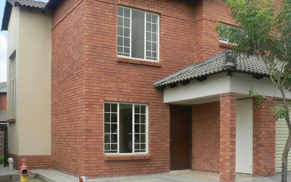 Townhouse to rent in Waterval East - 1RU1746400 Townhouse to rent in Waterval East - 1RU1746400