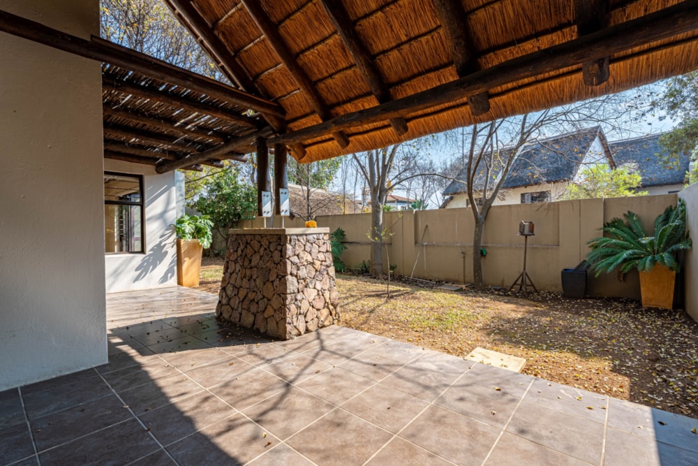 Townhouse for sale in Douglasdale - FW1730748