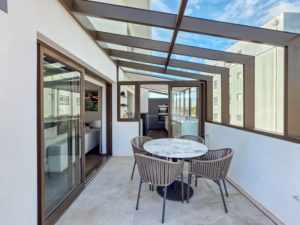 Apartment for sale in Three Anchor Bay - AS1740397