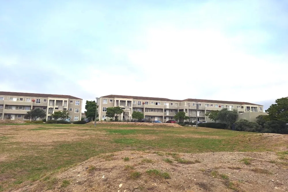 Security complex home let in Melkbosstrand - 1TV1743722 Security complex home let in Melkbosstrand - 1TV1743722