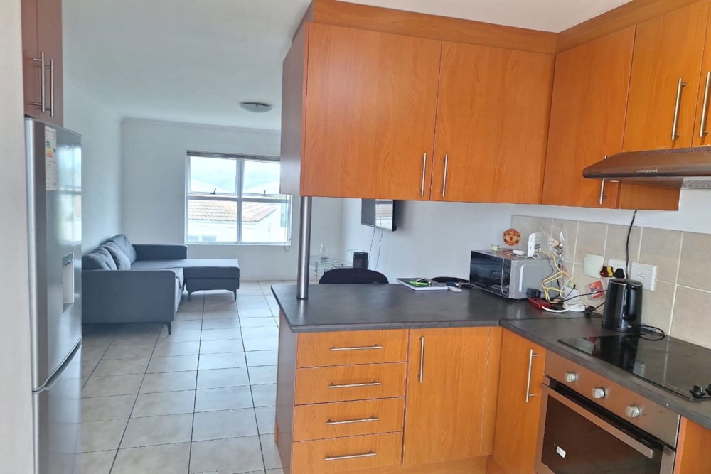 Security complex home to rent in Melkbosstrand - 1TV1743722 Security complex home to rent in Melkbosstrand - 1TV1743722