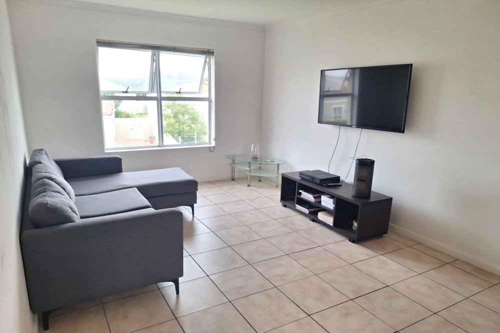 Security complex home to rent in Melkbosstrand - 1TV1743722 Security complex home to rent in Melkbosstrand - 1TV1743722