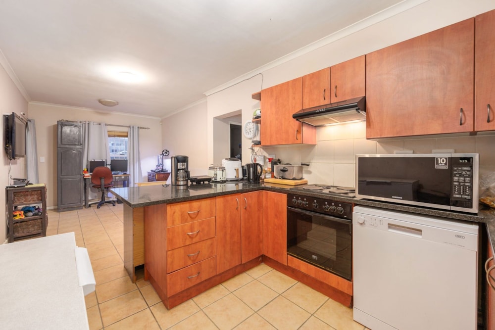 Apartment for sale in Uitzicht, Durbanville - DBV1743109
