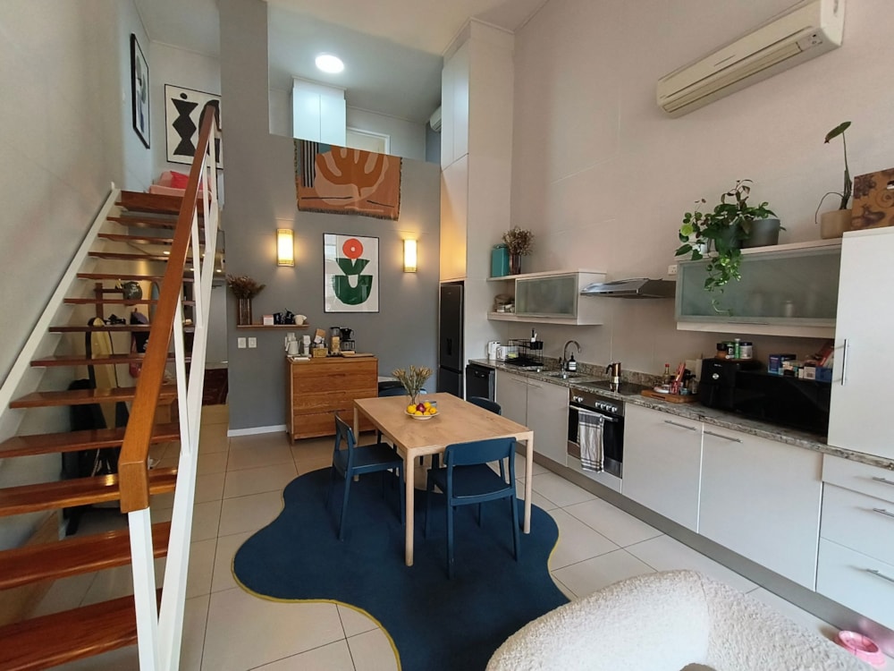 Double-storey apartment to rent in Gardens - CBL1744528