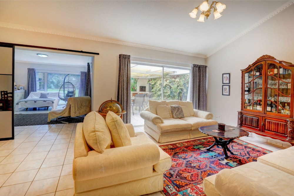 Security complex home for sale in King George Park - GEO1742488 Security complex home for sale in King George Park - GEO1742488