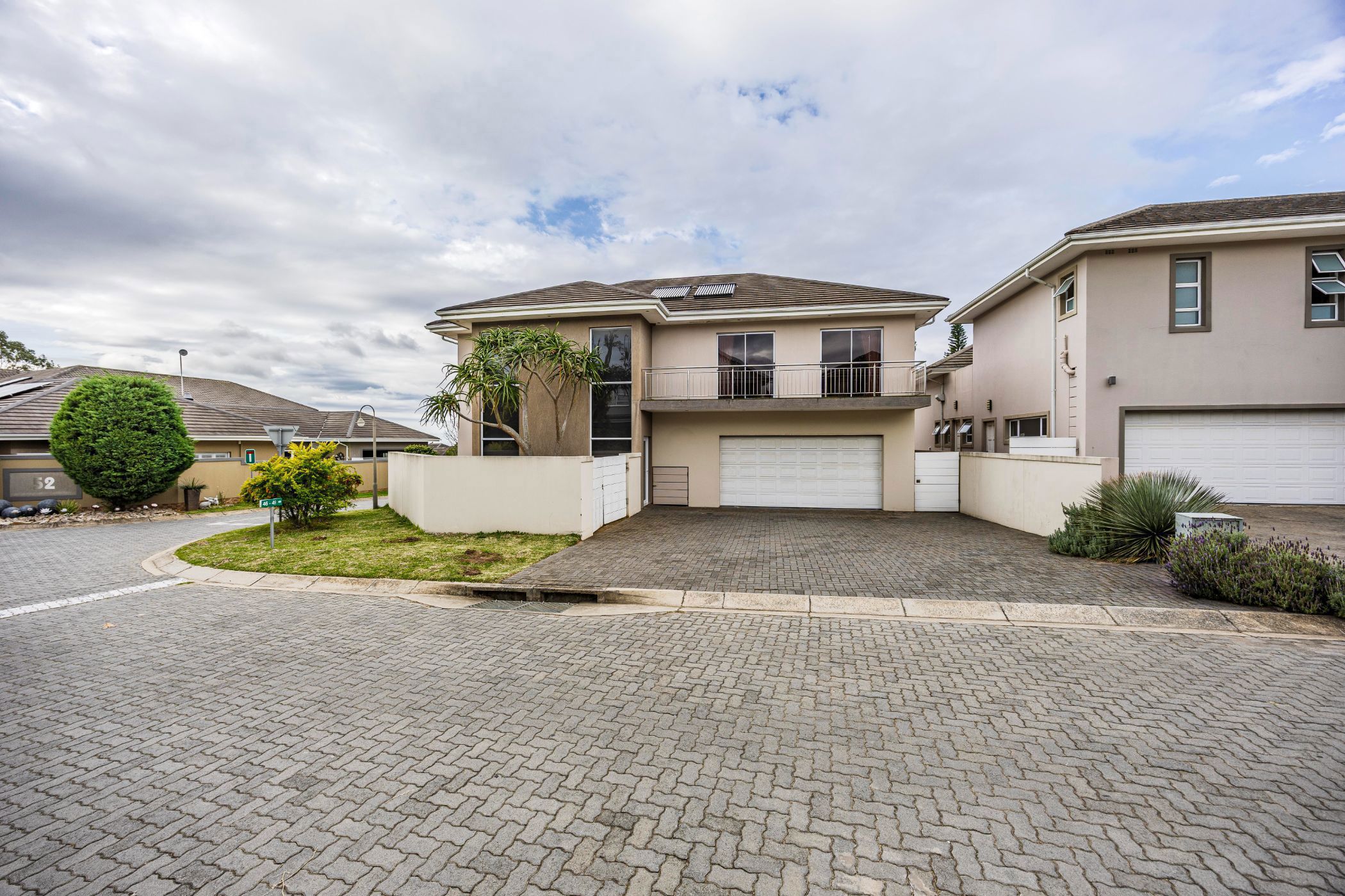 House for sale in Beacon Bay - 1EZ1744424