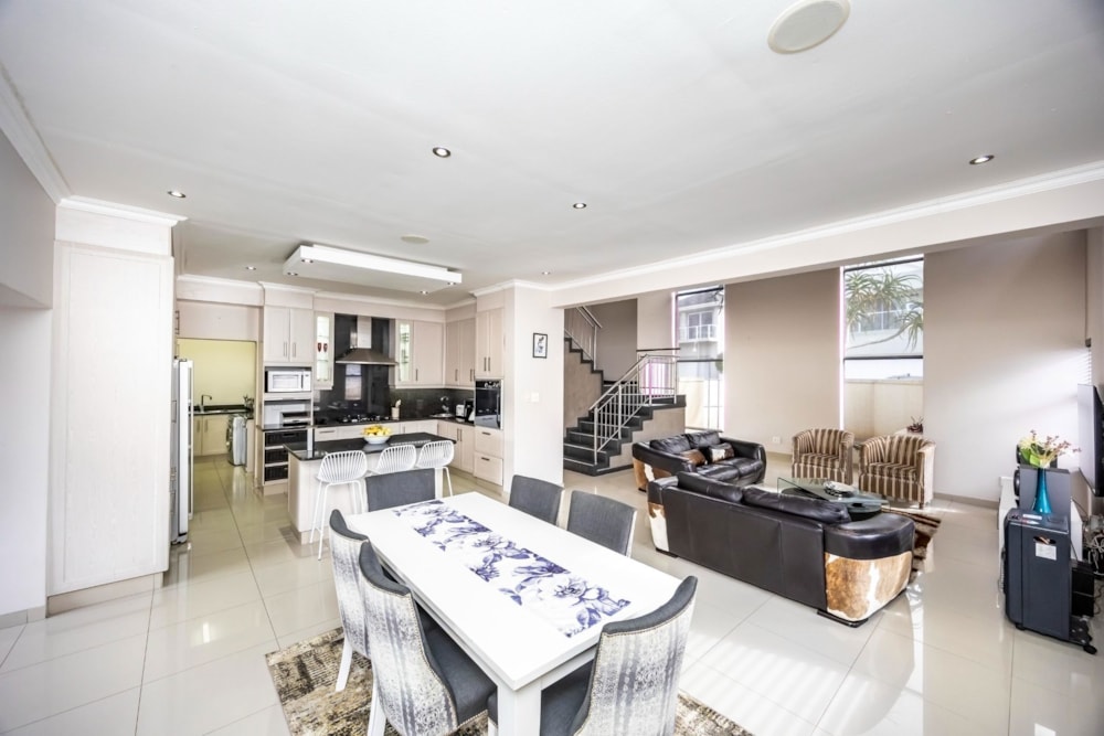 House for sale in Beacon Bay - 1EZ1744424