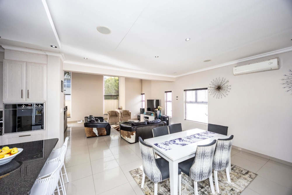 House for sale in Beacon Bay - 1EZ1744424