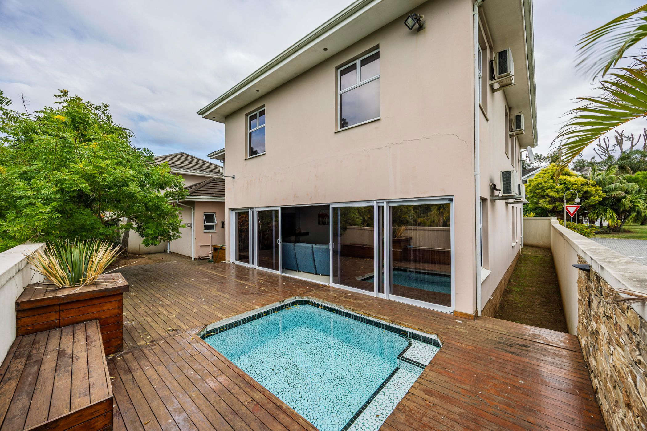 Townhouse for sale in Beacon Bay - 1EZ1744424