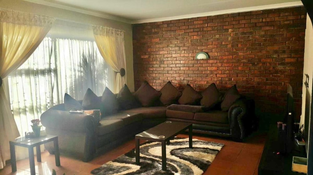 House to rent in Uitsig, Bloemfontein - 1BX1741704 House to rent in Uitsig, Bloemfontein - 1BX1741704