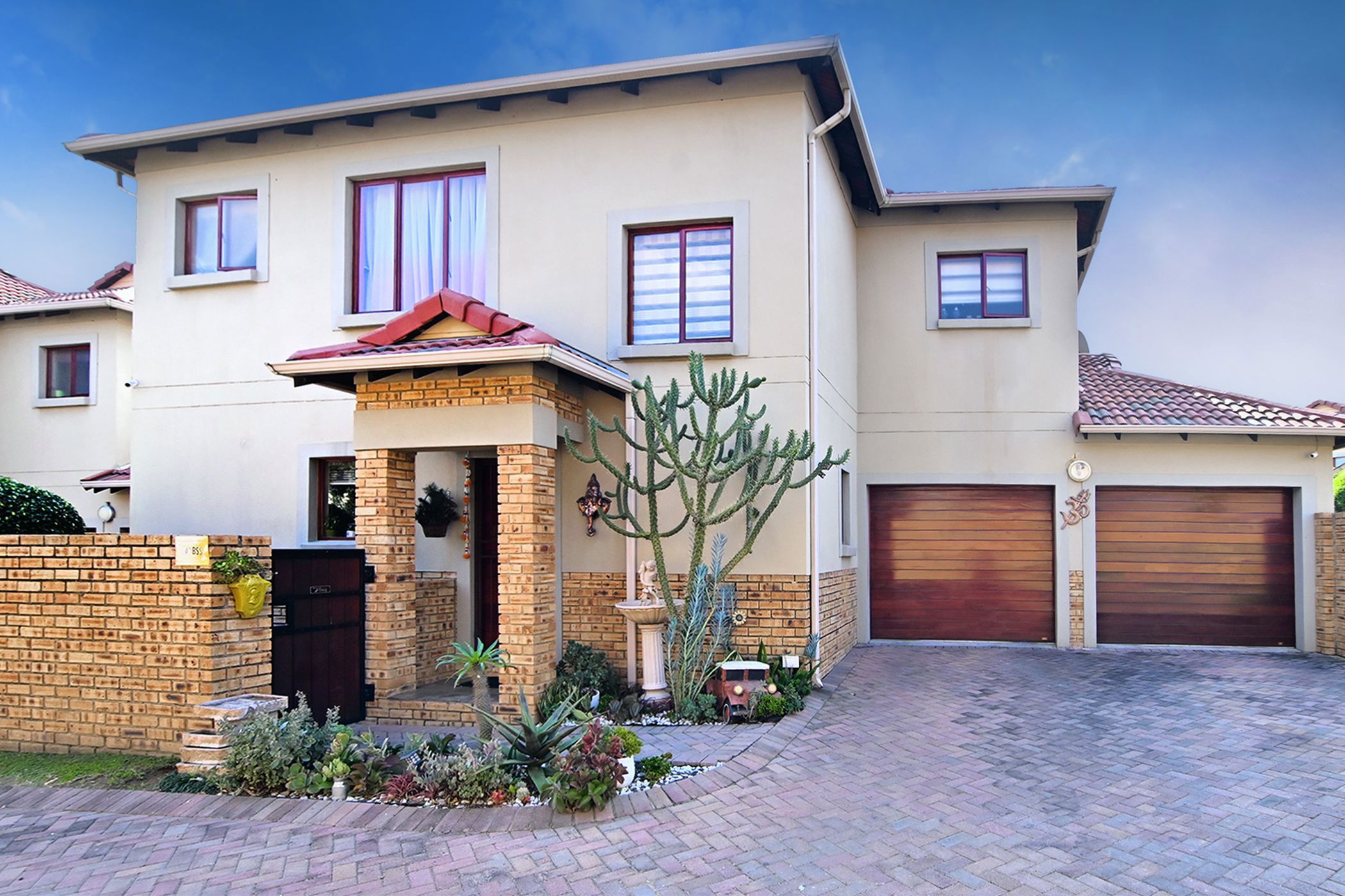 Townhouse for sale in Summerset - MR1743039